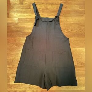 Emery Rose Women’s Black Overalls Size Large